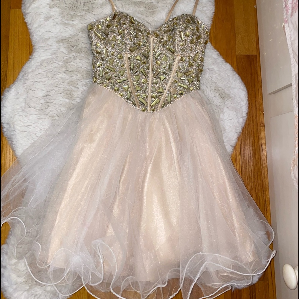 SHORT BABY PINK PARTY DRESS